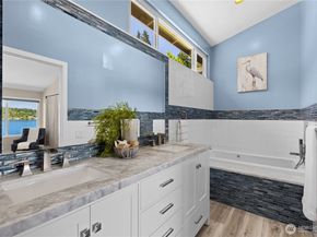 18176 SE 41st Place, Issaquah WA 98027