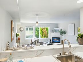 559 McGraw Street 204, Seattle WA 98109