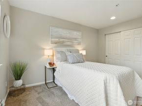 559 McGraw Street 204, Seattle WA 98109