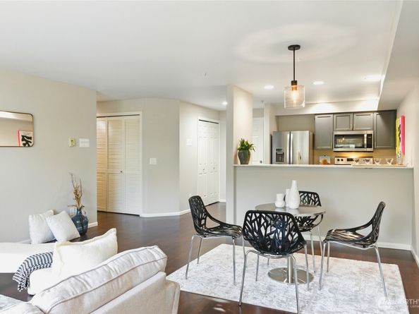 559 McGraw Street 204, Seattle WA 98109