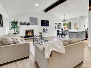 1621 N 201st Street, Shoreline WA 98133