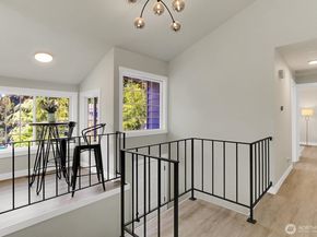 1621 N 201st Street, Shoreline WA 98133