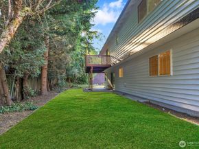 1621 N 201st Street, Shoreline WA 98133