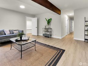 1621 N 201st Street, Shoreline WA 98133