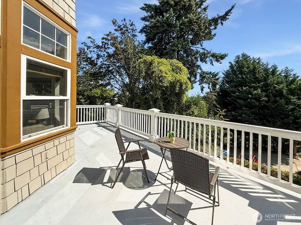 337 25th Avenue E, Seattle WA 98112