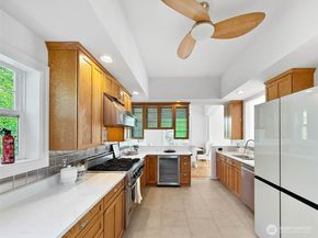 337 25th Avenue E, Seattle WA 98112
