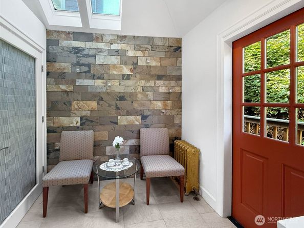 337 25th Avenue E, Seattle WA 98112