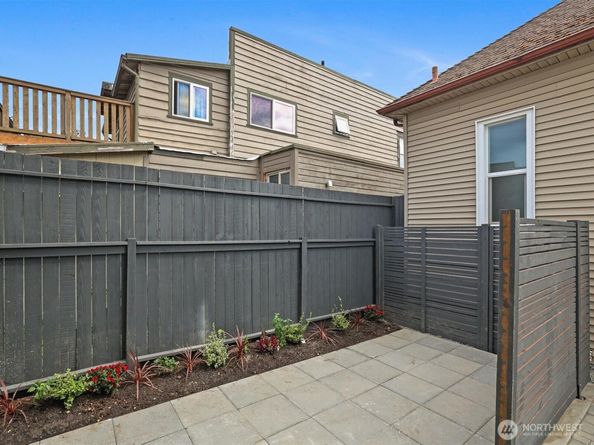 6751 14th Avenue NW, Seattle WA 98117