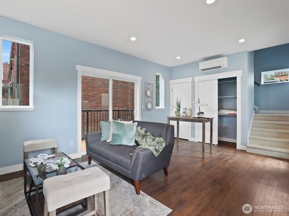 6751 14th Avenue NW, Seattle WA 98117