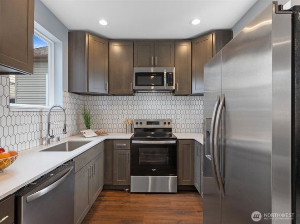 6751 14th Avenue NW, Seattle WA 98117