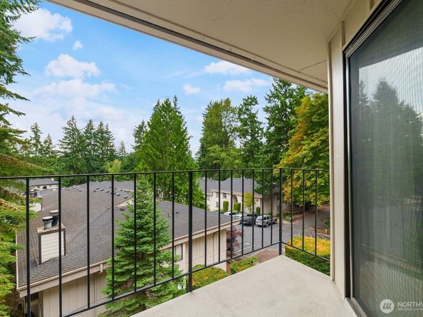 12744 NE 116th Street K33, Kirkland WA 98034