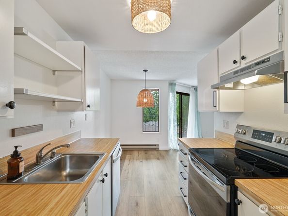 12744 NE 116th Street K33, Kirkland WA 98034