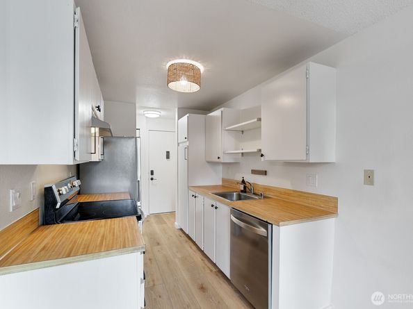 12744 NE 116th Street K33, Kirkland WA 98034