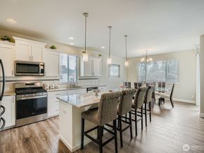 678 7TH Street NE, Auburn WA 98002