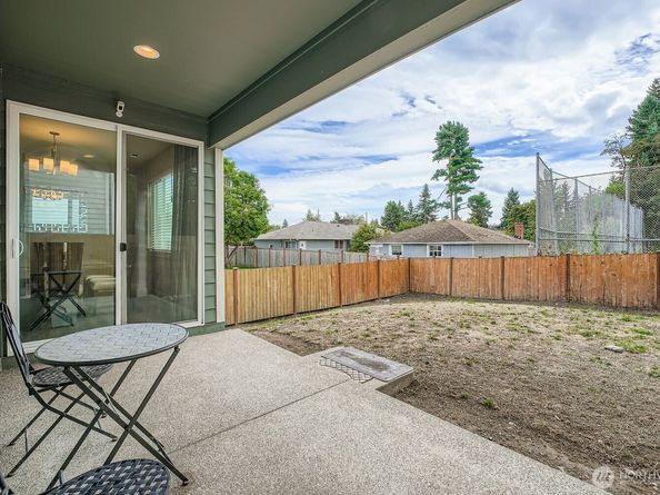 678 7TH Street NE, Auburn WA 98002