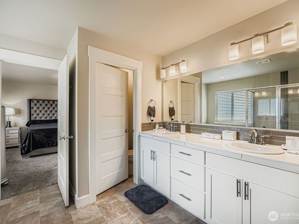 678 7TH Street NE, Auburn WA 98002
