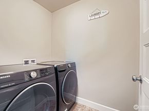 678 7TH Street NE, Auburn WA 98002