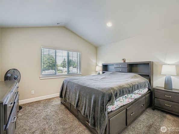 678 7TH Street NE, Auburn WA 98002