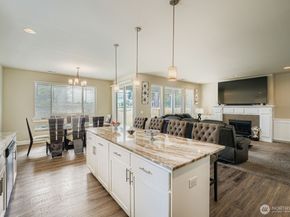 678 7TH Street NE, Auburn WA 98002