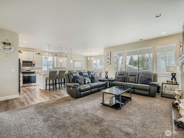 678 7TH Street NE, Auburn WA 98002