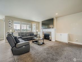 678 7TH Street NE, Auburn WA 98002