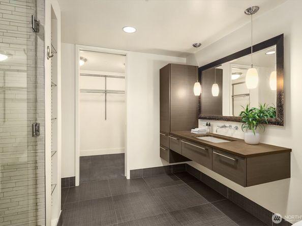 820 Blanchard Street 803, Seattle WA 98121