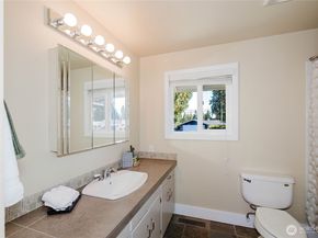 4000 Country Lane NW, Bremerton WA 98312