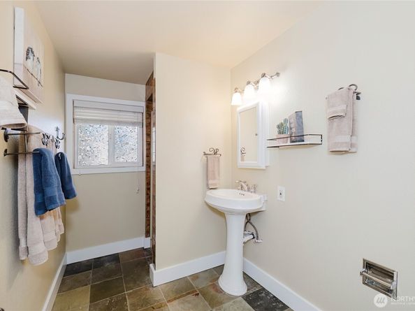4000 Country Lane NW, Bremerton WA 98312