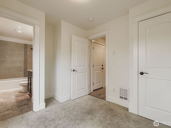 3635 Evanston Avenue N B, Seattle WA 98103