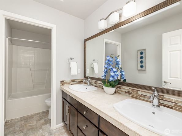1700 235th Place SW, Bothell WA 98021