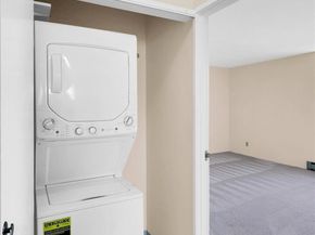 4540 8th Avenue NE 2302, Seattle WA 98105