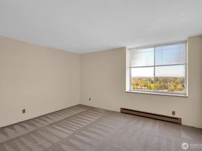 4540 8th Avenue NE 2302, Seattle WA 98105