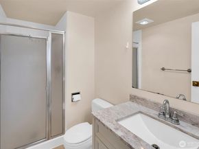 4540 8th Avenue NE 2302, Seattle WA 98105