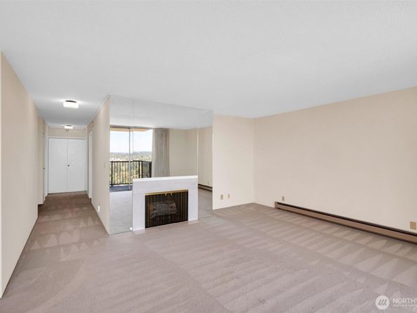 4540 8th Avenue NE 2302, Seattle WA 98105
