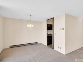 4540 8th Avenue NE 2302, Seattle WA 98105
