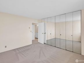 4540 8th Avenue NE 2302, Seattle WA 98105