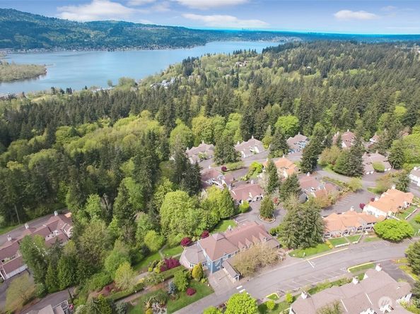 4106 221st Place SE 1072, Issaquah WA 98029