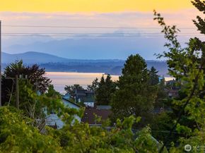 4823 42nd Avenue SW, Seattle WA 98116