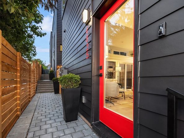 4823 42nd Avenue SW, Seattle WA 98116