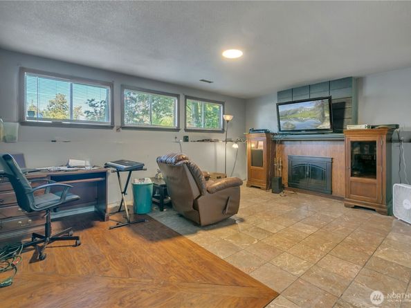 2820 Skyway Place, Auburn WA 98092