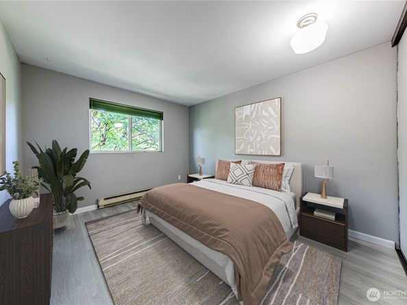 2210 NE 92nd Street 403, Seattle WA 98115