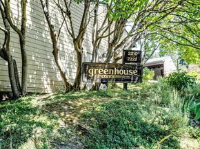 2210 NE 92nd Street 403, Seattle WA 98115