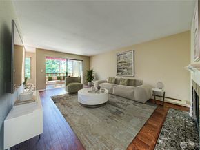 2210 NE 92nd Street 403, Seattle WA 98115