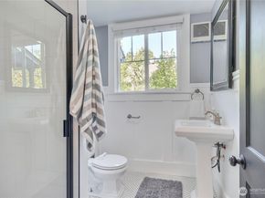 8605 Wallingford Avenue N, Seattle WA 98103