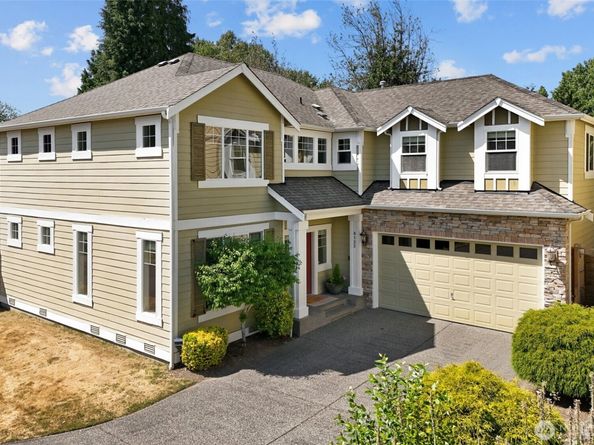 8122 NE 189th Place, Kenmore WA 98028