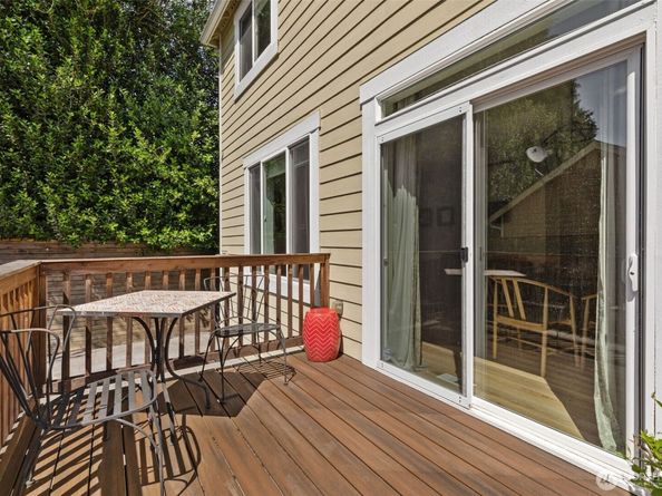 8122 NE 189th Place, Kenmore WA 98028