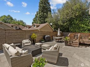 8122 NE 189th Place, Kenmore WA 98028