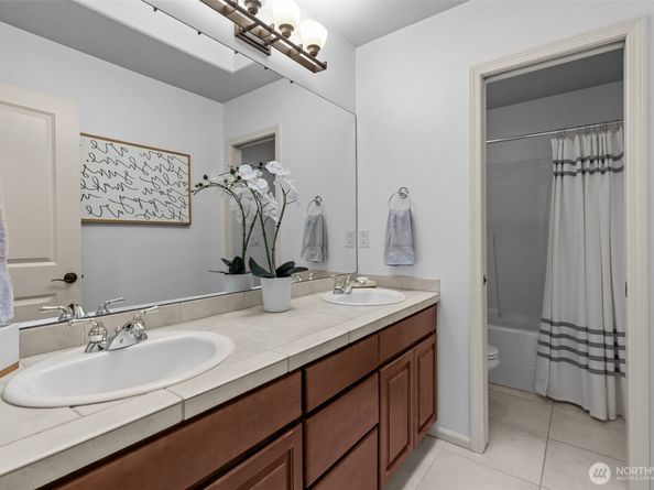 8122 NE 189th Place, Kenmore WA 98028