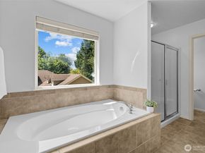 8122 NE 189th Place, Kenmore WA 98028