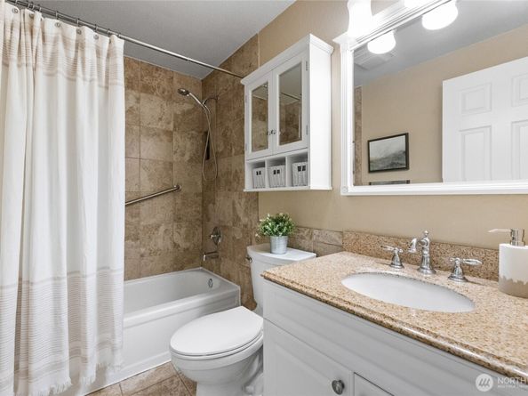 24812 110th Place SE 53D, Kent WA 98030